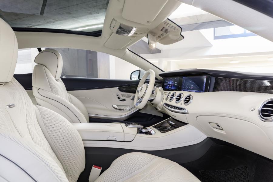 Интерьер Mercedes-AMG S63 4Matic+ Coupe (C217) 2017 года  (WW) (фото 5 из 17)